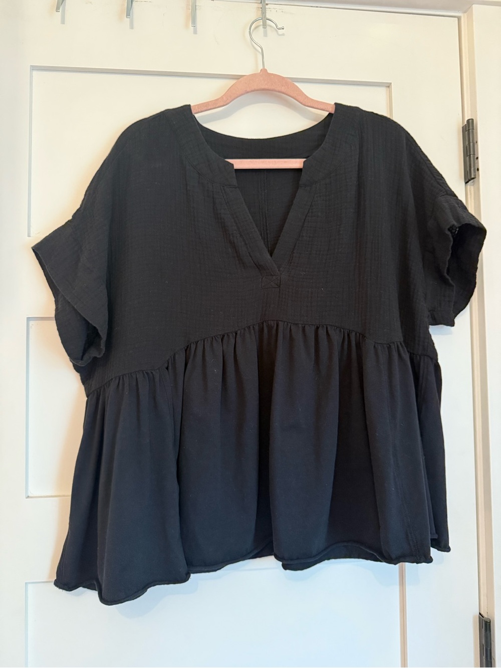 Relaxed Black V‑Neck Babydoll Tunic Top